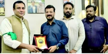 Students performing naats at Zikr-e-Mustafa Conference Surjani Town